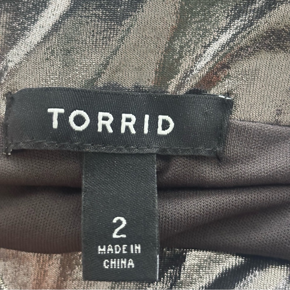 Torrid Metal Grey Liquid Shine Midi Skirt, Size 2, Women’s 2X - 18/20 - Picture 7 of 9